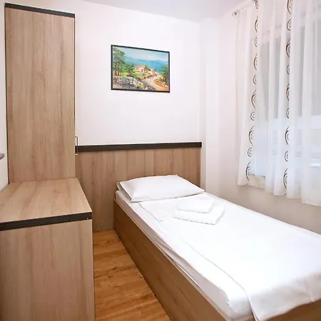 Aparthotel Maslina Iii *
