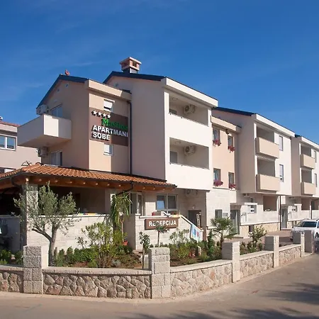 Maslina Iii Aparthotel *