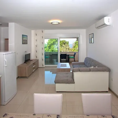 Maslina Iii Aparthotel *